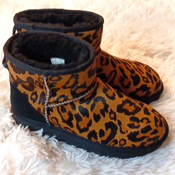 NEW UGG Plush Cheetah Print Cow Hair Ankle Boots size 6 - Picture 1 of 15